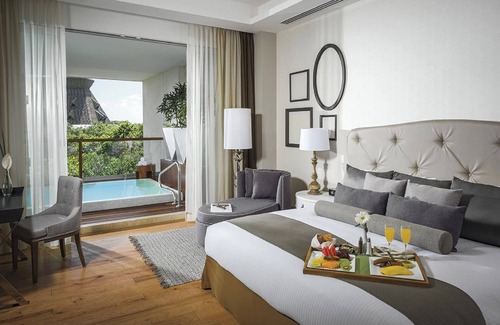 Villa Juarez Resort | Grand Luxxe 2BR Spa- 2 Free Massages AND 16 Rounds OF Golf
