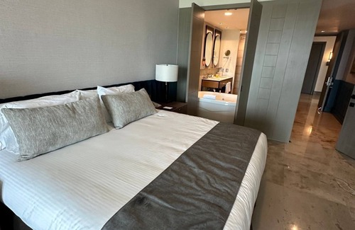 Centro Hotel | Grand Luxxe is a sophisticated getaway to the most discerning palates.