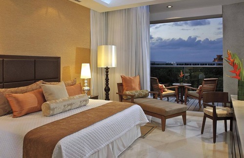 Downtown Cancun Resort | Grand Luxxe Luxurious 2BR Villa -16 rnds free golf, 2 free massages Riviera Maya