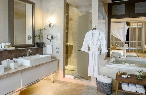 Puerto Juarez Resort | Grand Luxxe Vidanta- Exceptional 4-BD Residence! sleeps 14! free Golf & Massages