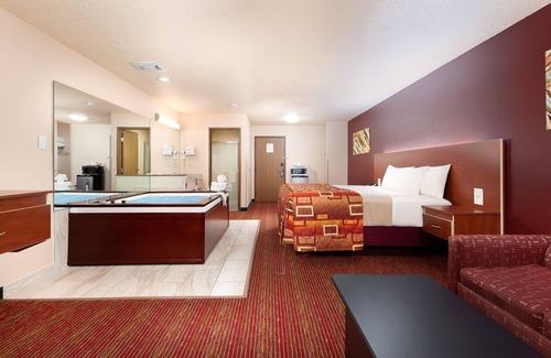 Lake Delton Hotel | Grand Marquis Waterpark Hotel & Suites