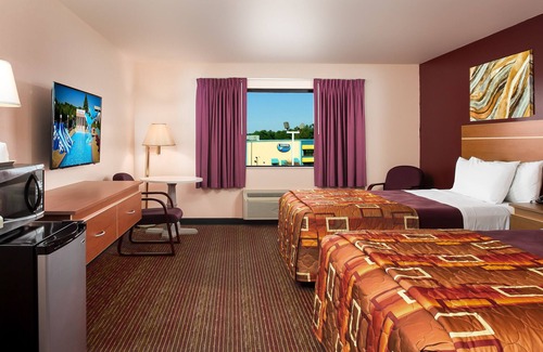 Lake Delton Hotel | Grand Marquis Waterpark Hotel & Suites