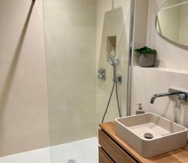 Valreas Villa | Grand Mas provençale rénové avec piscine