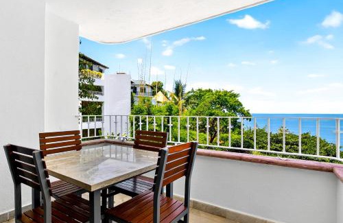Conchas Chinas Apartment | Grand Miramar A101