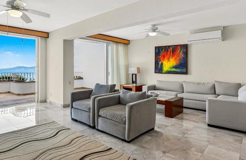 Conchas Chinas Apartment | Grand Miramar A402