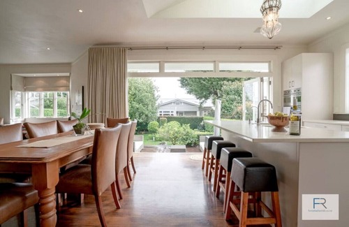 Mount Eden House | Grand Mount Eden Villa