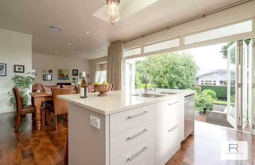 Mount Eden House | Grand Mount Eden Villa