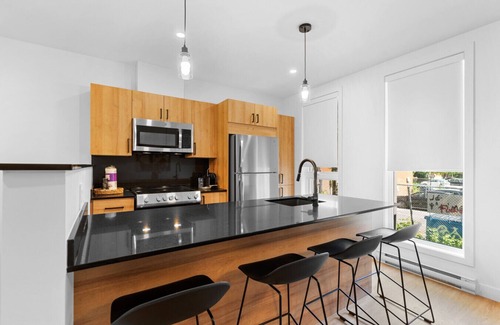 Plateau Mont Royal Apartment | Grand New 2bdr in Habitat Plateau by Denstays