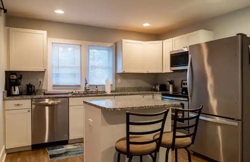 Charleston Cottage | Grand Oaks Cottage: Ideal Location! New Fire Pit!