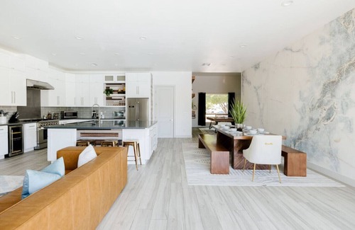 Cox Heights House | Grand OldTown Scottsdale Home w/Heated Pool
