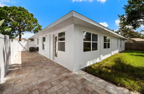 Trailer Estates House | Grand opening Vacation rental single family home