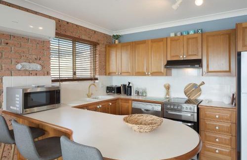 Narooma Apartment | Grand Pacific 2 Unit 4 -Omaroo - First Floor
