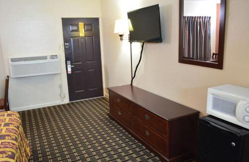Huntsville Hotel | Grand Palace Inn