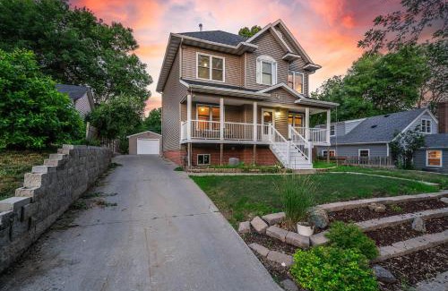 Sioux Falls Villa | Grand Palace