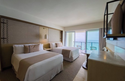 Punta Cancun Resort | Grand Park Royal Cancun - All Inclusive