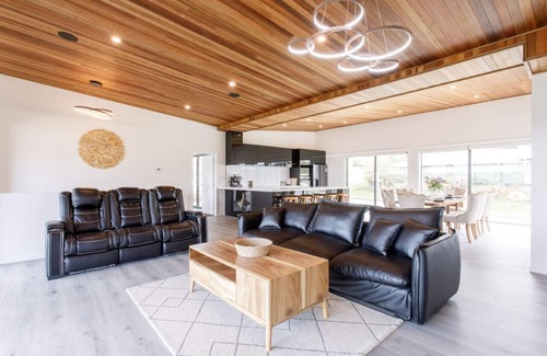 Wanaka House | Grand Peninsula Lodge