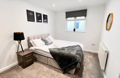 Liverpool City Centre Apartment | Grand Penthouse Condo At The Heart Of Liverpool!