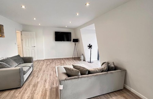 Liverpool City Centre Apartment | Grand Penthouse Condo At The Heart Of Liverpool!