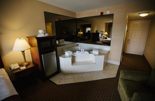 Branson Theater District Hotel | Grand Plaza Hotel Branson