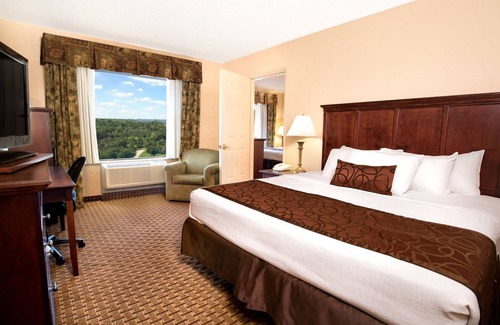 Branson Theater District Hotel | Grand Plaza Hotel Branson