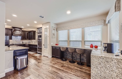 Tarrant County House | Grand Prairie Getaway: Perfect for Work & Play