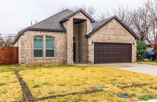 South Arlington House | Grand Prairie Getaway