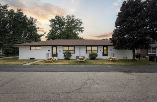 Michigan City House | Grand Reunion House 1/Hot Tub/Pet Friendly/Duplex