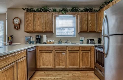 Pigeon Forge Ski Chalet | Grand River Canyon