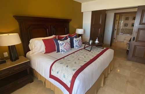 Marina Resort | Grand Solmar Lands End - Ocean Front Resort - Grand Master Suite - Golf Access