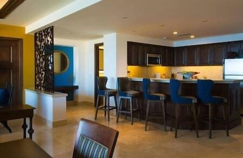 Marina Resort | Grand Solmar Land's End Resortn & Spa, Beach!