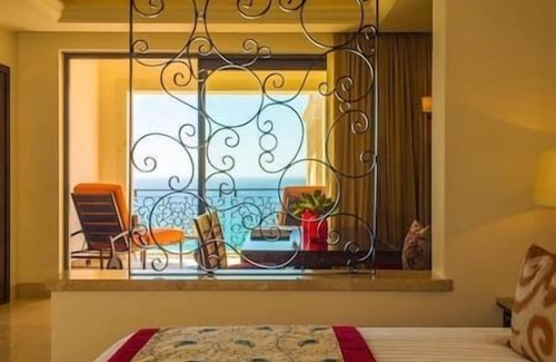 Marina Resort | Grand Solmar Lands End Beachfront Resort & Spa
