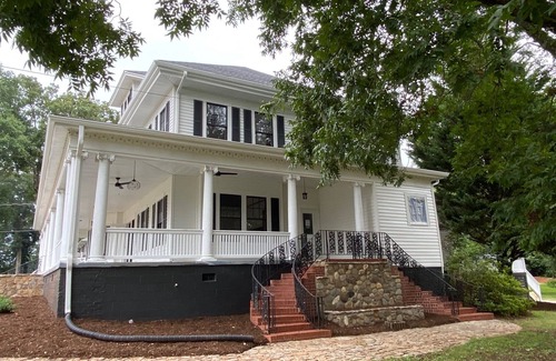 Pickens Villa | Grand Southern Elegance near Downtown Pickens