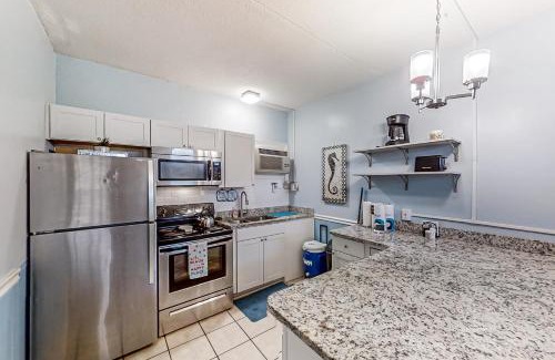 Crescent Beach Apartment | Grand Strand Resorts III 25