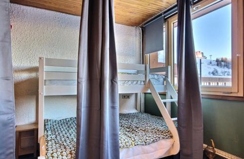 Plagne Centre Apartment | Grand studio pour 3 personnes, au pied des pistes, tout proche des commerces avec Wifi - FR-1-455-166