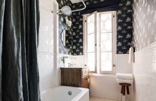 Wilshire Montana House | Grand Studio Residence King at Palihouse Santa Monica, Near Beach Green!