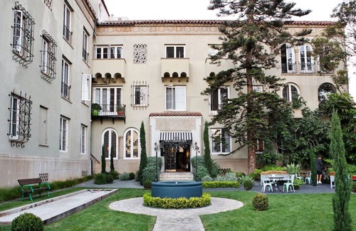 Wilshire Montana House | Grand Studio Residence King at Palihouse Santa Monica, Near Beach Green!