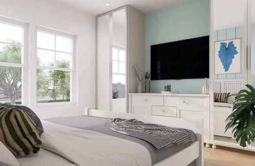 Top of the Hill Apartment | Grand Suite King Bed