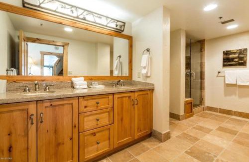 Park City Hotel | Grand Summit Hotel #702 Penthouse Ski-In, Ski-Out Corner Unit