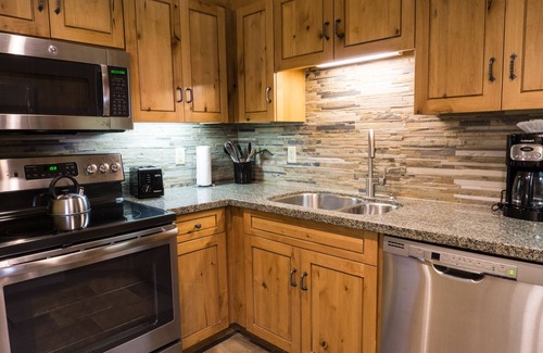 Park City Condo | Grand Summit Hotel Spacious Family Suite by RedAwning - Save 20% on 7+ Nights!