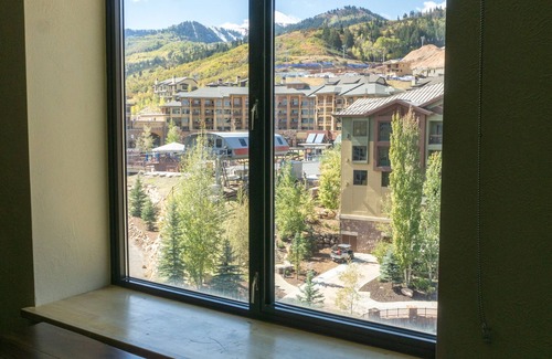 Park City Apartment | Grand Summit views and location, next to slopes by RedAwning - Save 20% on 7+ Nights!