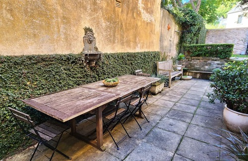 Paddington House | Grand Terrace with Secret Garden + Parking in Central Location - 4 Bedrooms