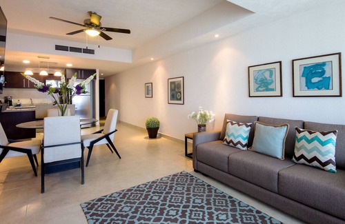 South Hotel Zone Hotel | Grand Venetian Condominium