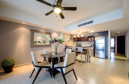 South Hotel Zone Hotel | Grand Venetian Condominium