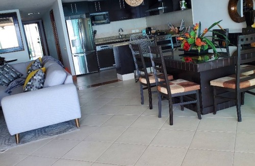 South Hotel Zone Condo | Grand Venetian Condo/Hotel Zone