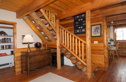 Island Park House | Grand View Retreat by KABINO Dogs OK Garage Huge Views FirePit Satellite WiFi