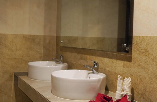 Uttara Hotel | Grand Vistana