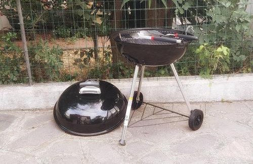 Cecina Apartment | Grande Appartamento in Villa con 2 camere, terrazze, giardino, barbecue e posto auto privato Tutti spazi uso esclusivo