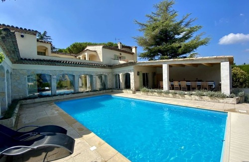 Mouans-Sartoux House | Grande et Luxueuse Propriété Familiale