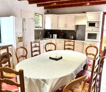 Saint-Maur Creteil House | Grande maison tout confort - 5 chambres 5 salles de bain - RER A - Paris - Disney