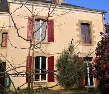 Malestroit House | Grande maison de ville entre terre et mer